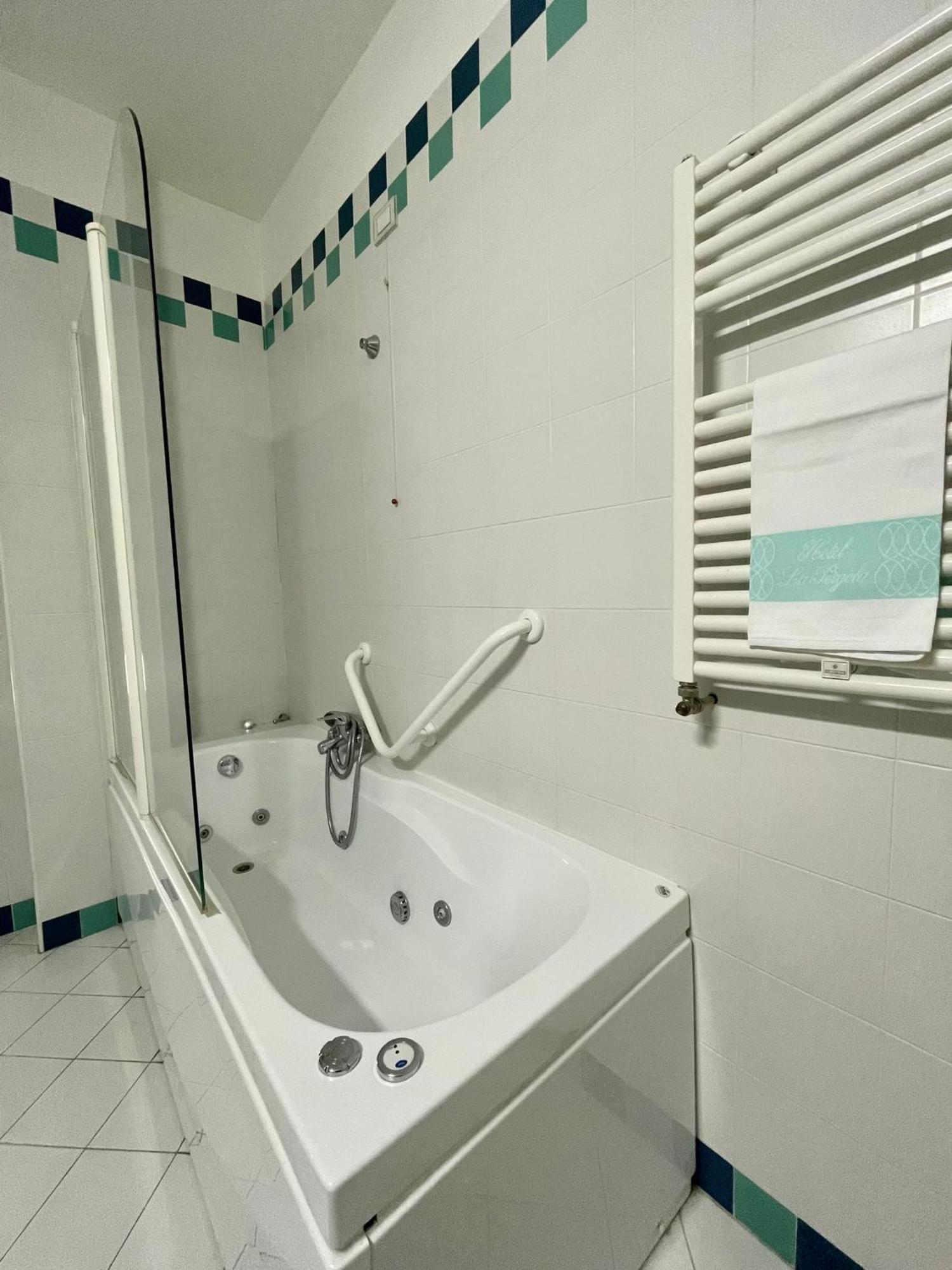 Hotel La Pergola Rionero in Vulture Bagian luar foto