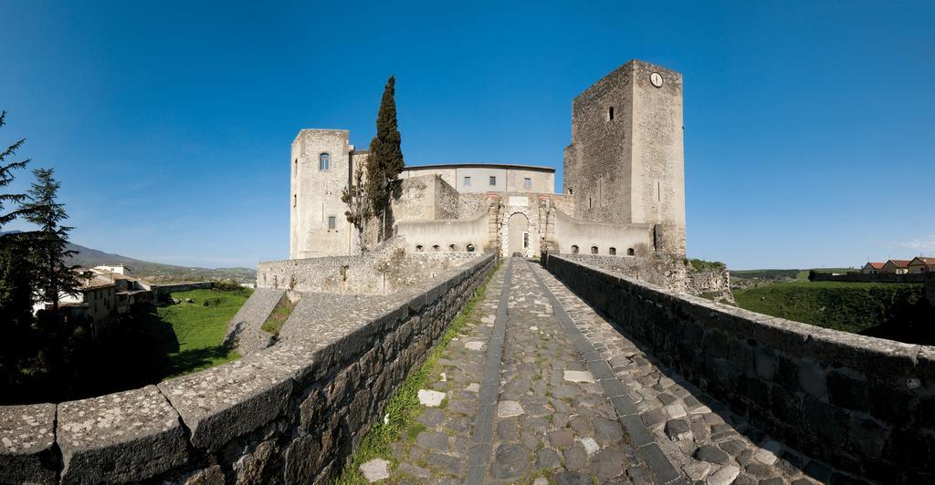 Hotel La Pergola Rionero in Vulture Bagian luar foto