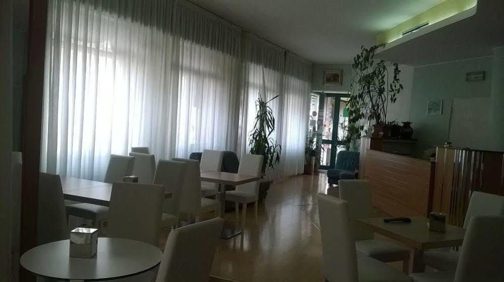 Hotel La Pergola Rionero in Vulture Bagian luar foto